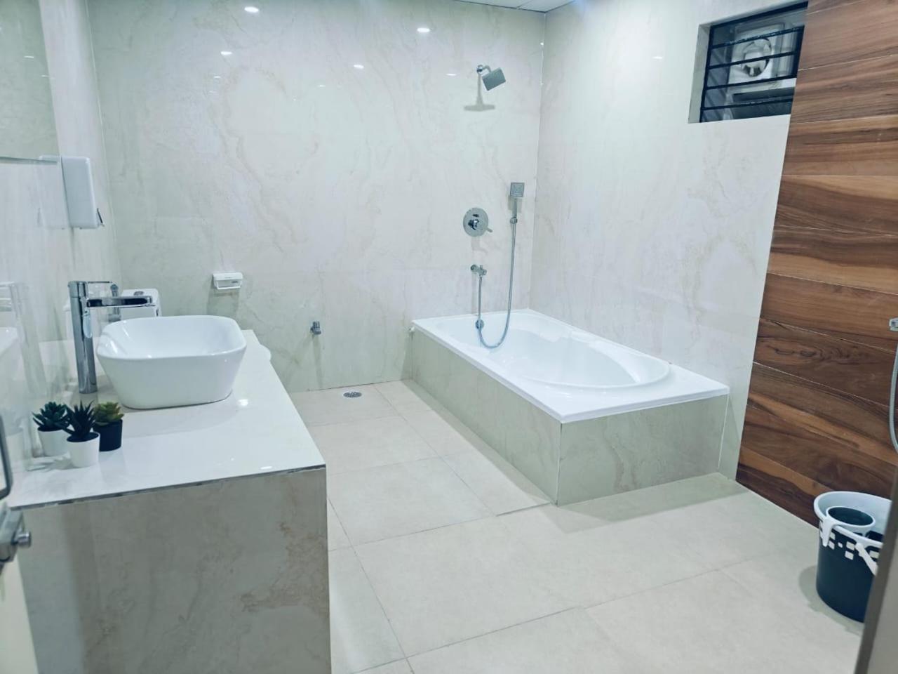 The Nest Bed & Breakfast Bhubaneswar Bagian luar foto